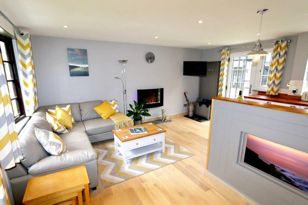 20 Tudor Court " Four Star Aa Accommodation" Hayle Bagian luar foto